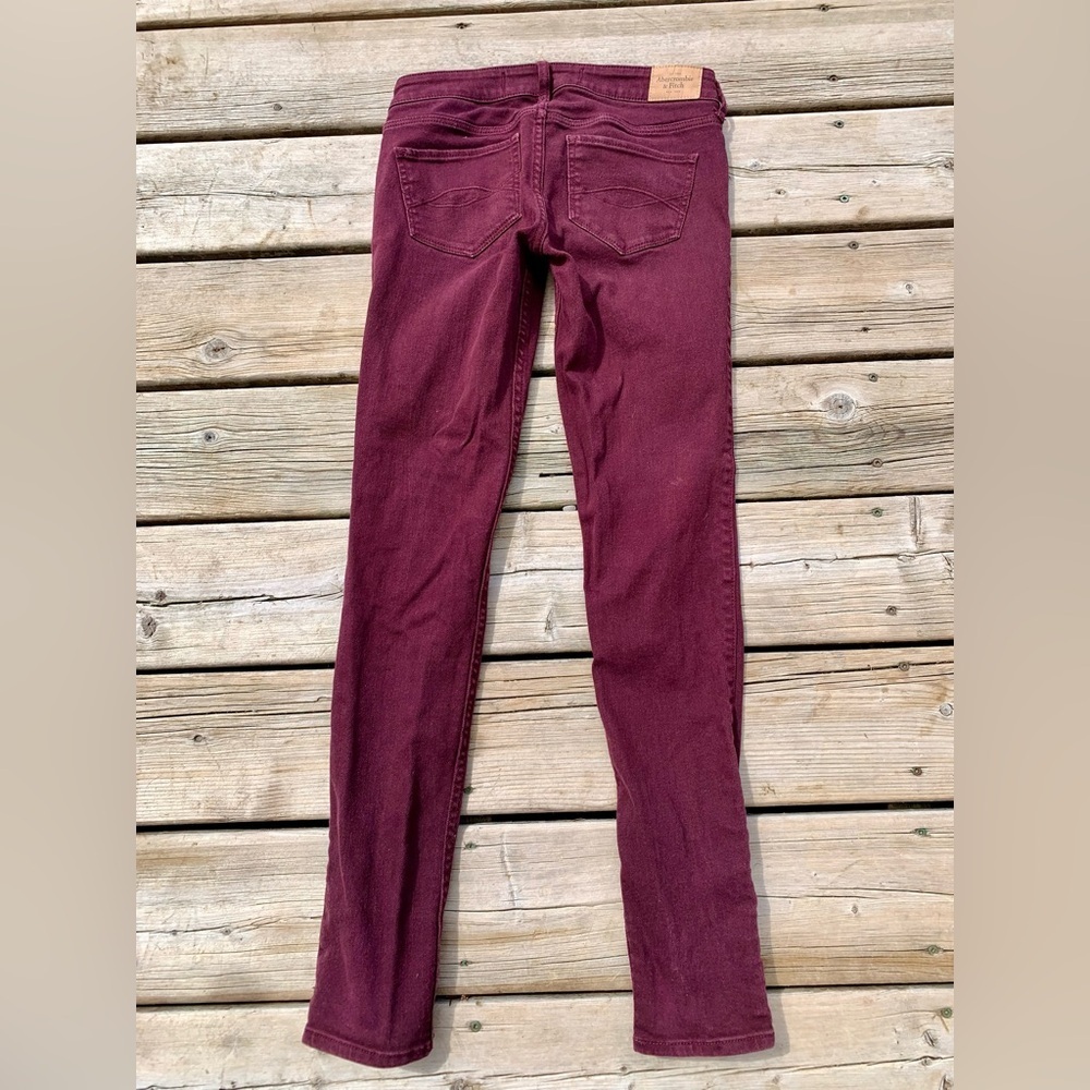 ⭐️ Abercrombie & Fitch Women's Burgundy Skinny Jeans - Picture 3 of 4